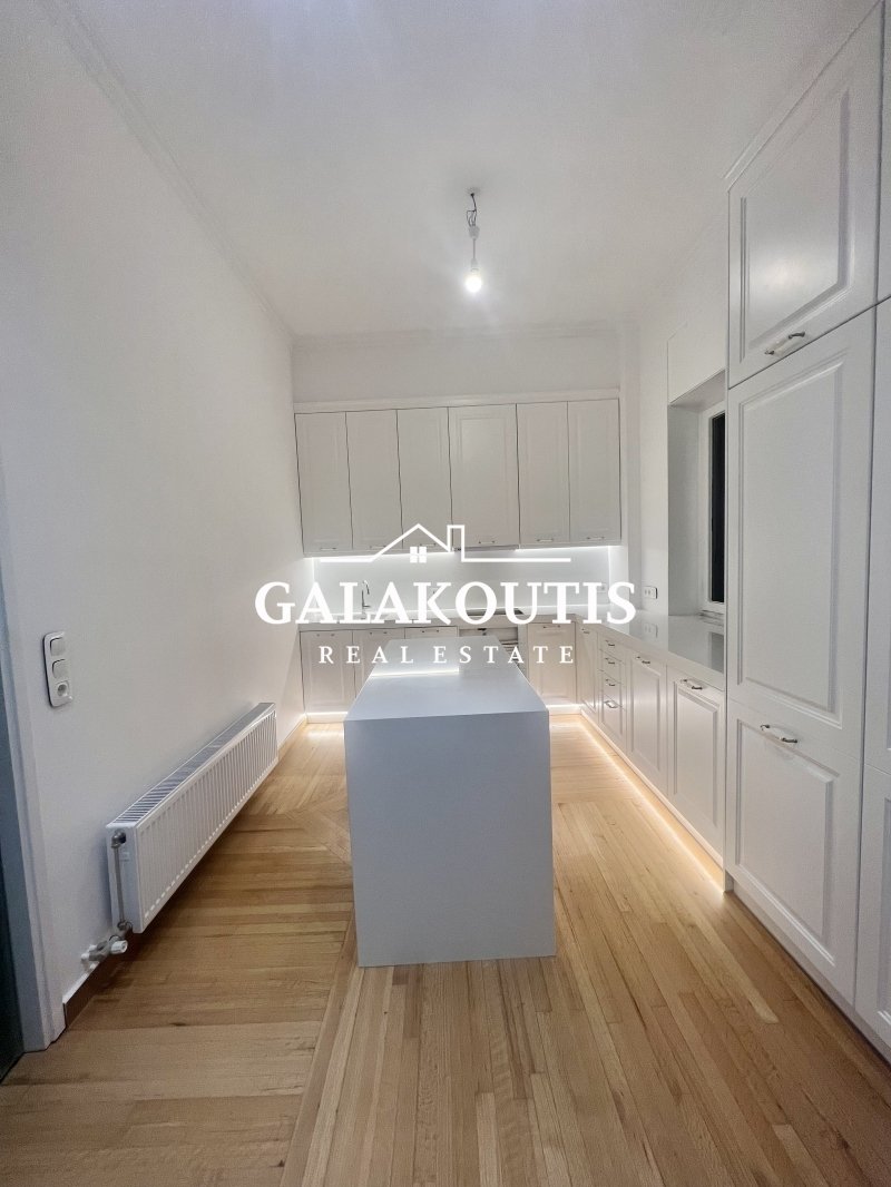 Apartment in Sunoikia Kolonakiou, 1st District of Athens, Athens 2 - 13550224