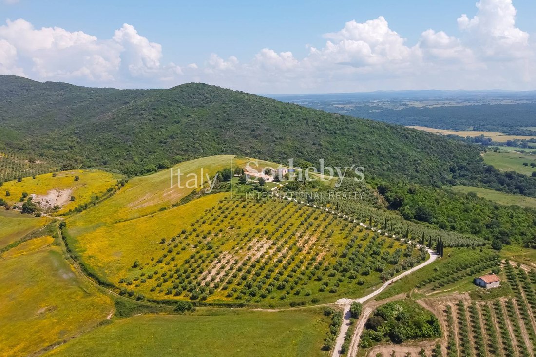 House in Manciano, Tuscany, Italy 2 - 12896760