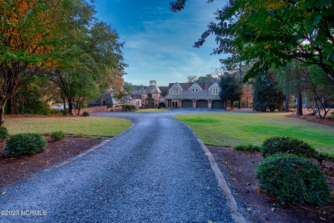 4 Bedrooms Single Family Detached In Pinehurst, North Carolina, United