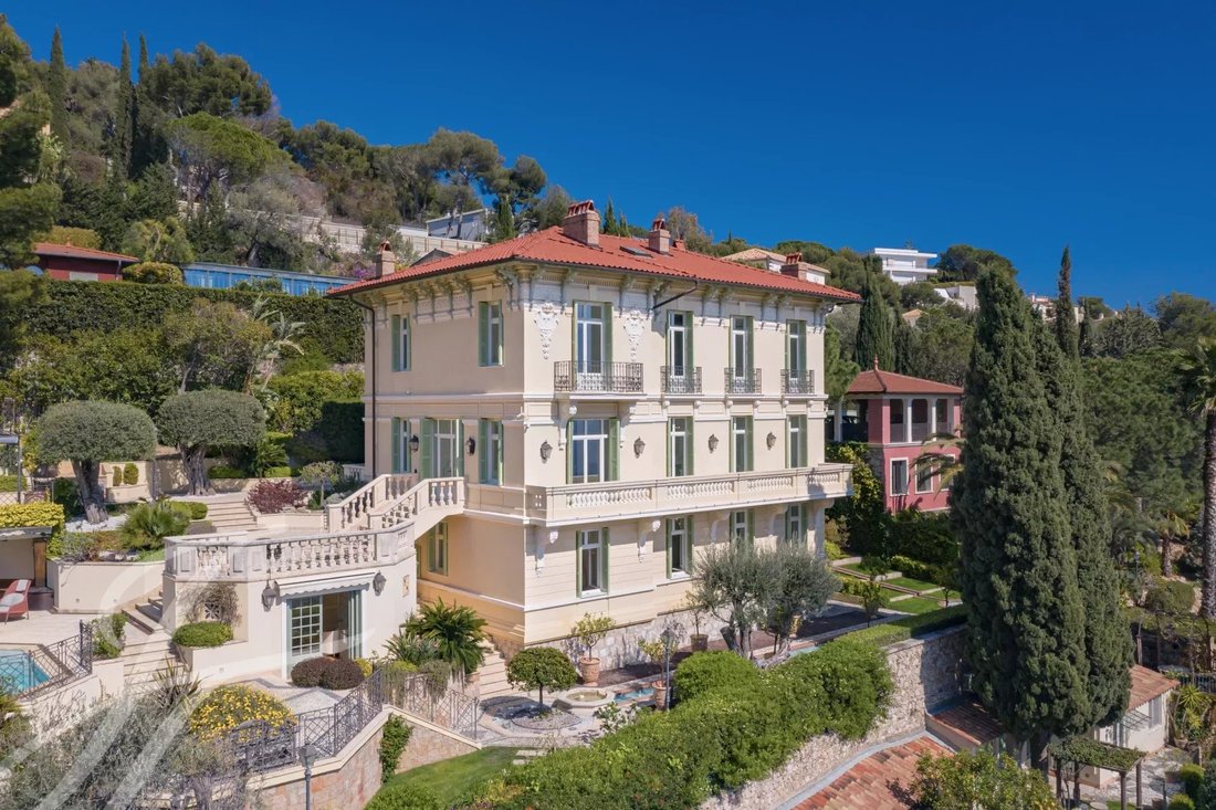 Villa in Roquebrune-Cap-Martin, Provence-Alpes-Côte d'Azur, France 1 - 12769808