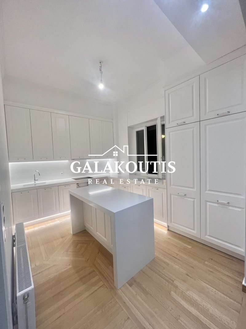 Apartment in Sunoikia Kolonakiou, 1st District of Athens, Athens 1 - 13550224