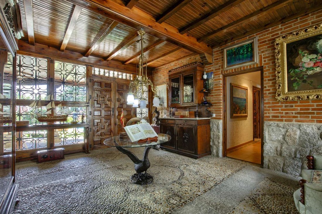 House in San Lorenzo de El Escorial, Community of Madrid, Spain 5 - 13548495