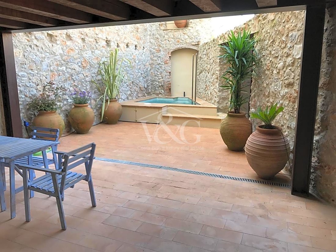 Villa in Bellcaire d'Emporda, Catalonia, Spain 1 - 13547196