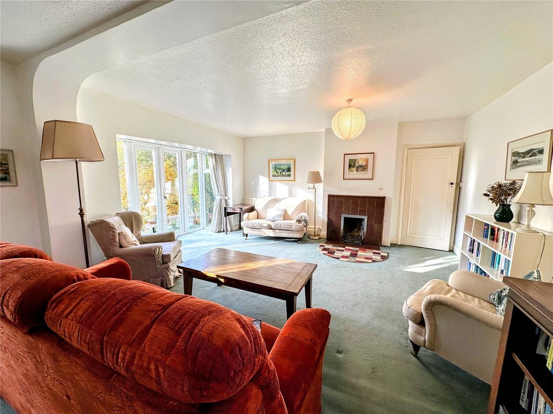 5 Bedroom Detached House For Sale In In Bletchingley, England, United Kingdom For Sale (13553028)