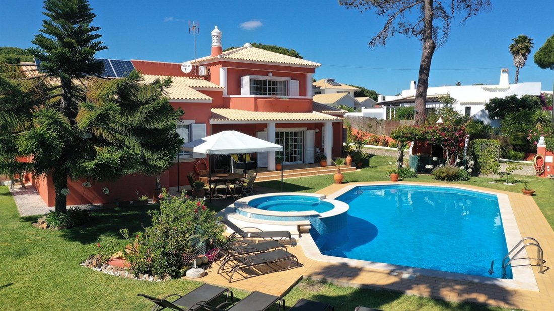 House in Vilamoura, Quarteira, Algarve 1 - 13554752