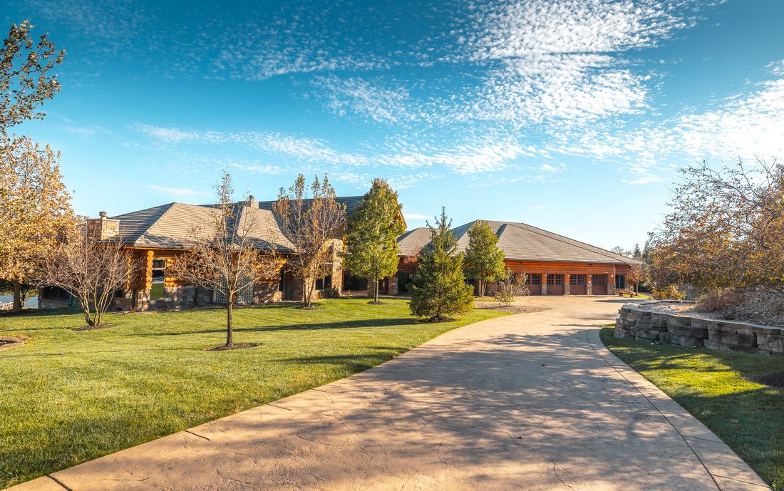 Absolutely Stunning Tradewinds Ranch In Brumley, Missouri, United