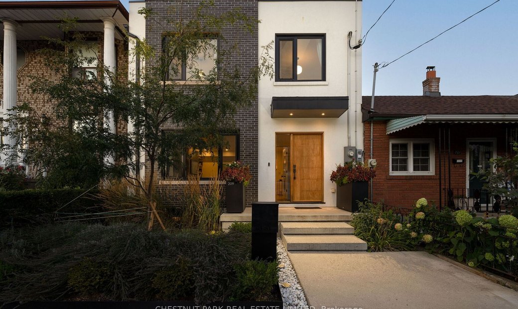 209 Bellwoods Ave In Toronto, Canada For Sale (13395544)