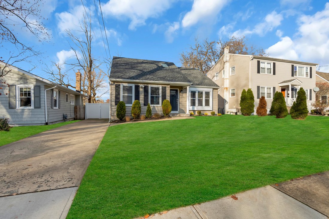 Remodeled Waterfront Home In Red Bank, New Jersey, United States For