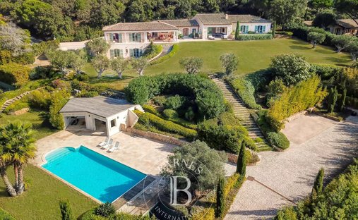 Villa in La Croix-Valmer, Provence-Alpes-Côte d'Azur, France 1