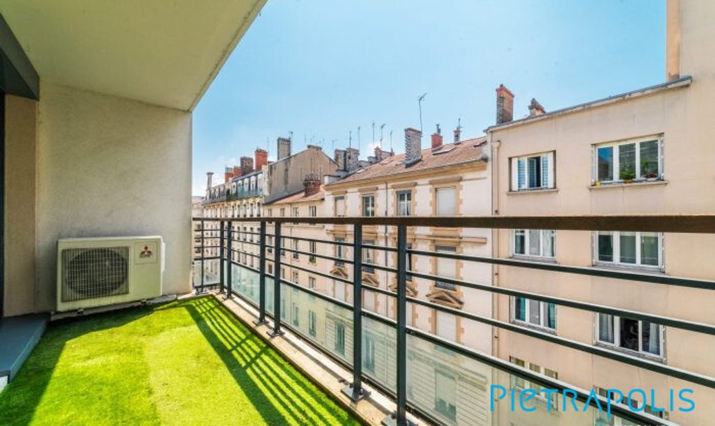 Lyon Apartment In Lyon, Auvergne Rhône Alpes, France For Sale (13558724)