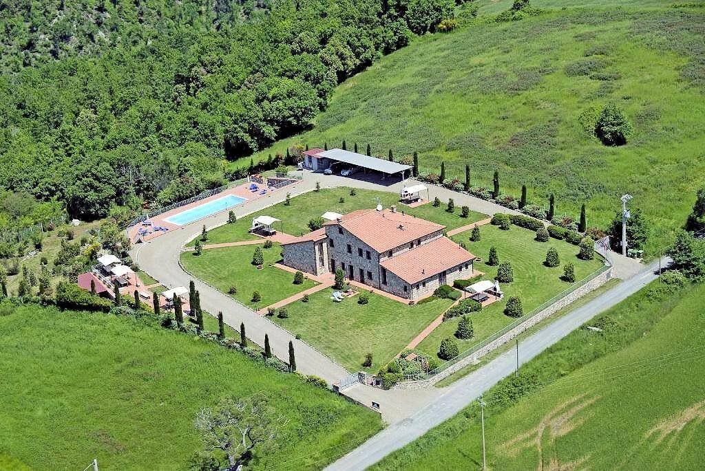 Estate in Volterra, Tuscany, Italy 3 - 13558540