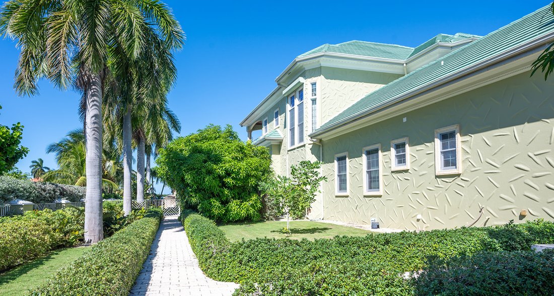 Majestic, Gracious Crystal Harbour Home In West Bay, West Bay, Cayman