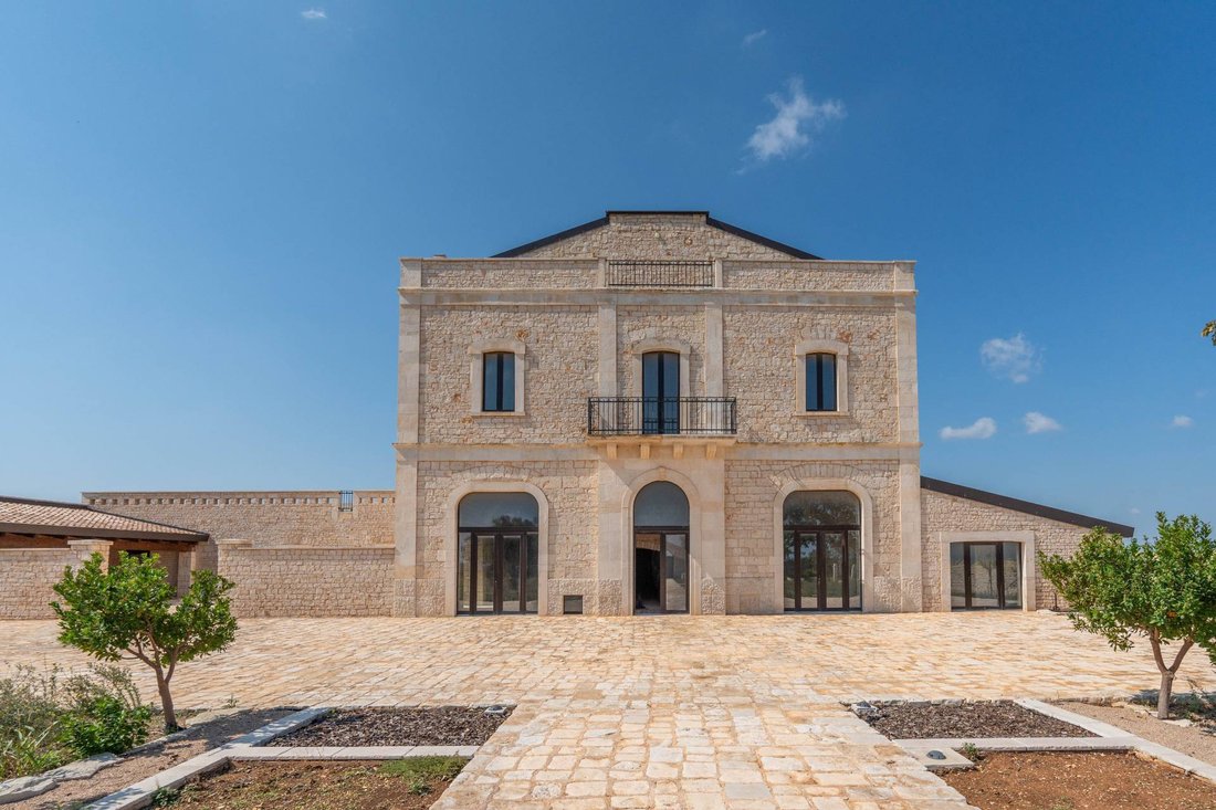 Corps de ferme à Casamassima, Pouilles, Italie 1 - 13559062