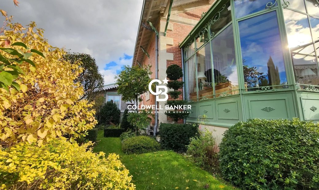 Pessac House In Pessac, Nouvelle Aquitaine, France For Sale (13562106)