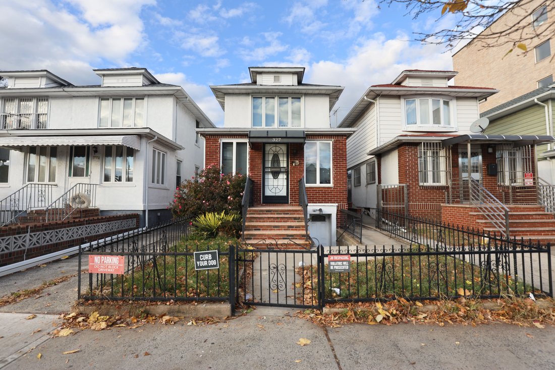 House in New York, New York, United States 2 - 13559103
