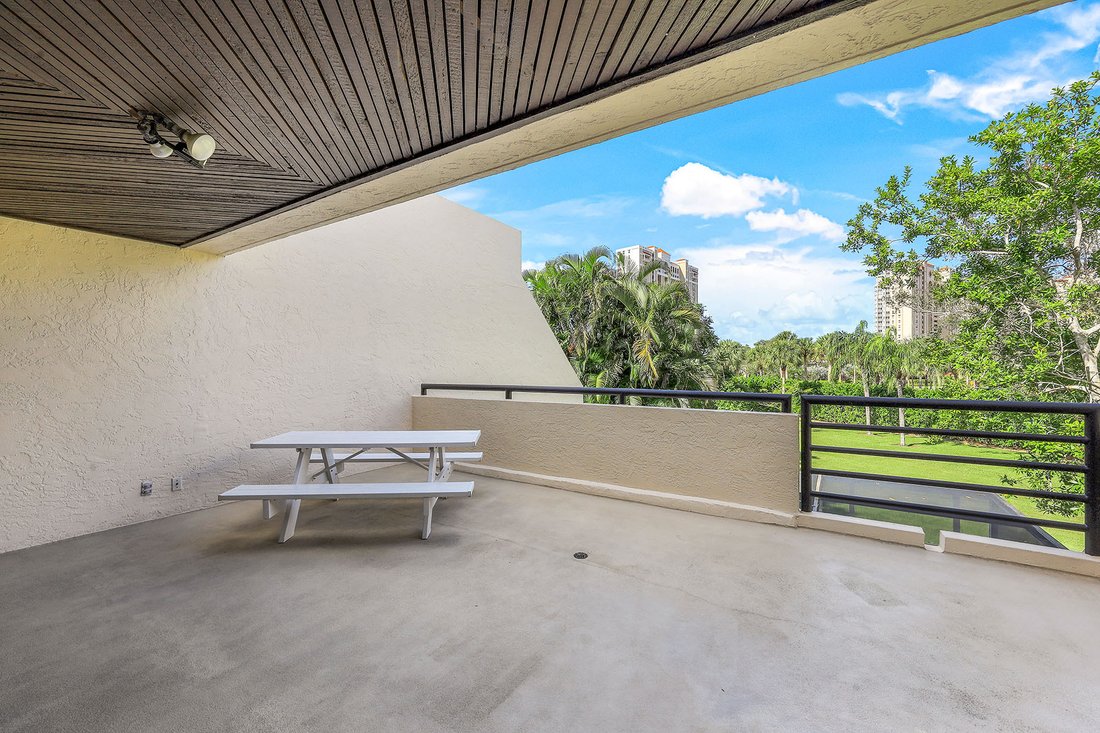 Condo in Naples, Florida, United States 4 - 13563022