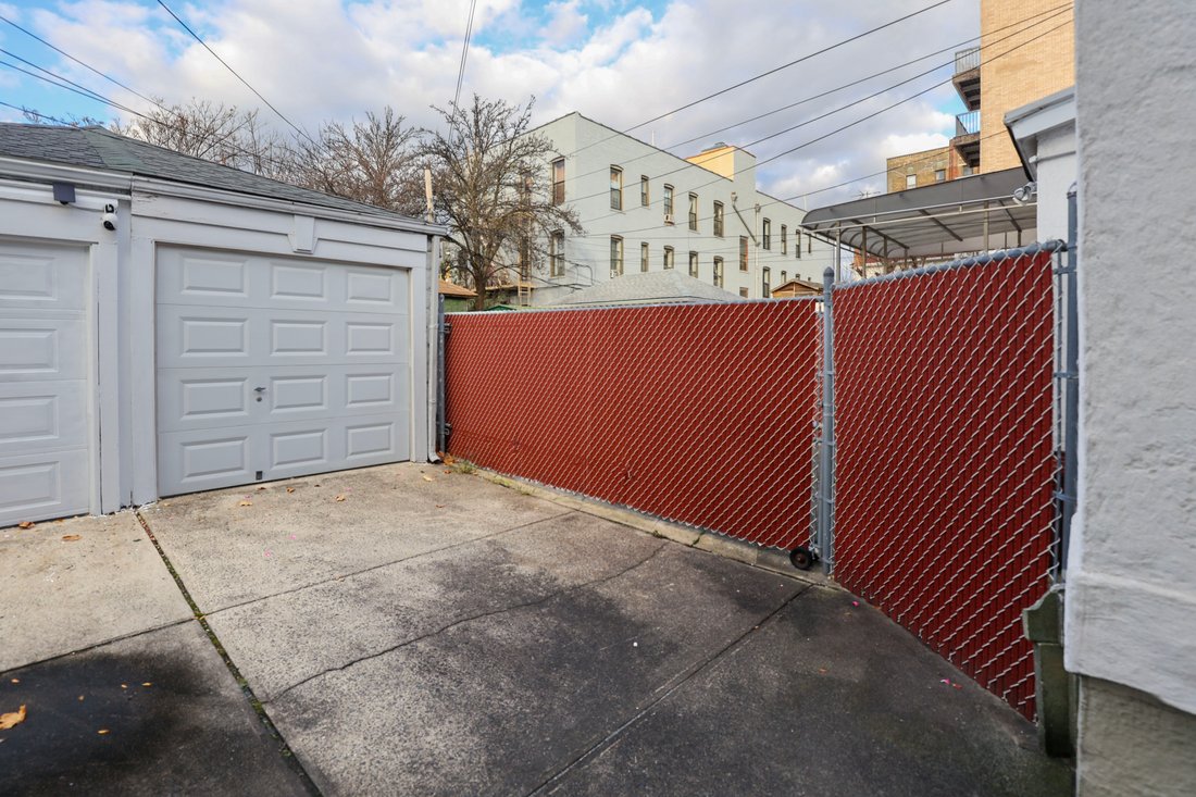 House in New York, New York, United States 4 - 13559103