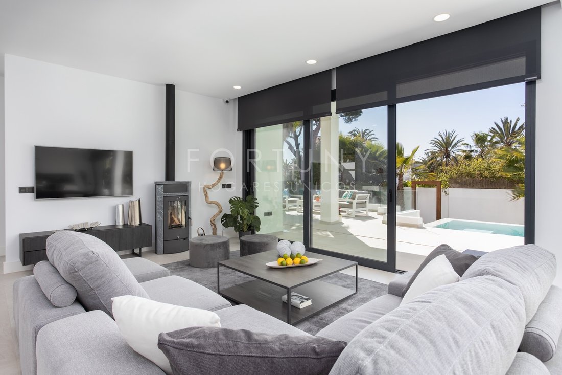 Villa in Elviria-Cabopino, Marbella, Spain 1 - 13563091