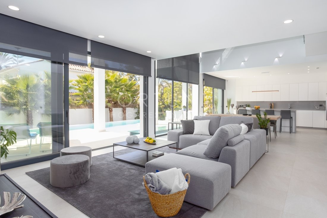 Villa in Elviria-Cabopino, Marbella, Spain 4 - 13563091