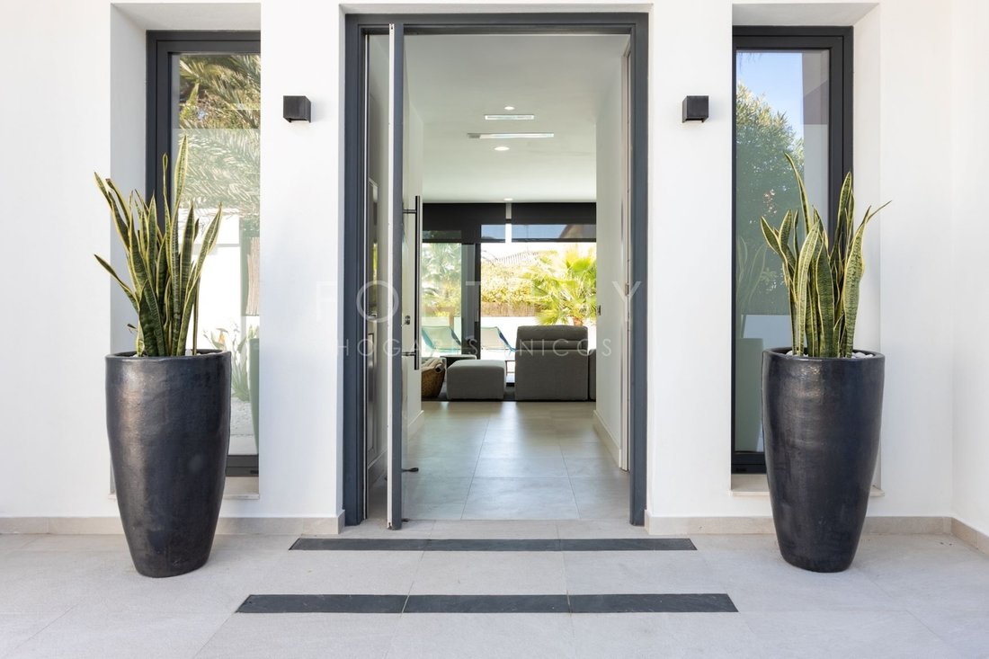 Villa in Elviria-Cabopino, Marbella, Spain 2 - 13563091