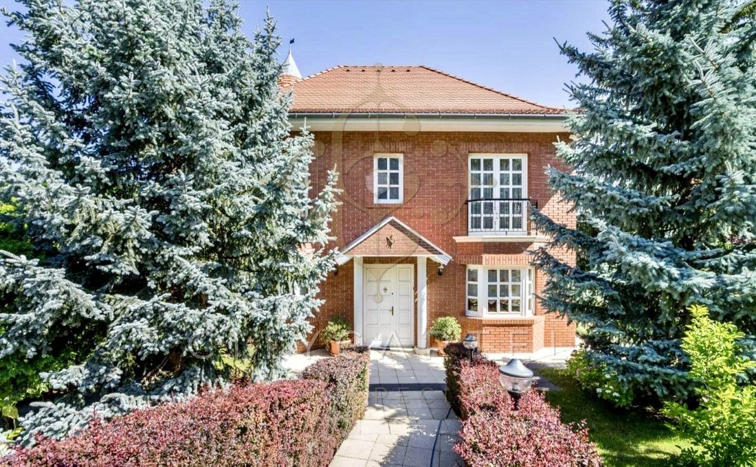 Villa in Budapest, Hungary 2 - 13563133