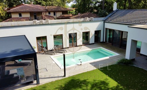Villa in Fót, Pest County, Hungary 1
