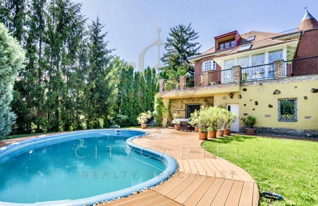 Villa in Budapest, Hungary 1 - 13563133