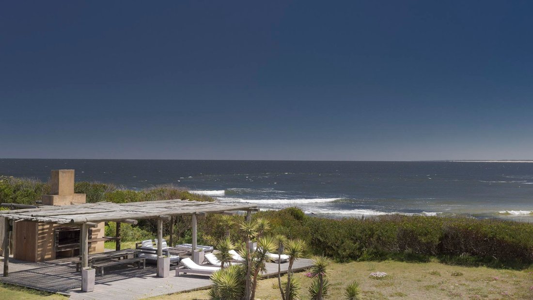 Luxurious And Serene Beachfront Haven In La Paloma, Rocha Department