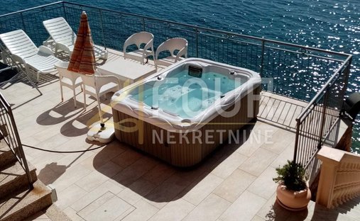 House in Karlobag, Lika-Senj County, Croatia 1