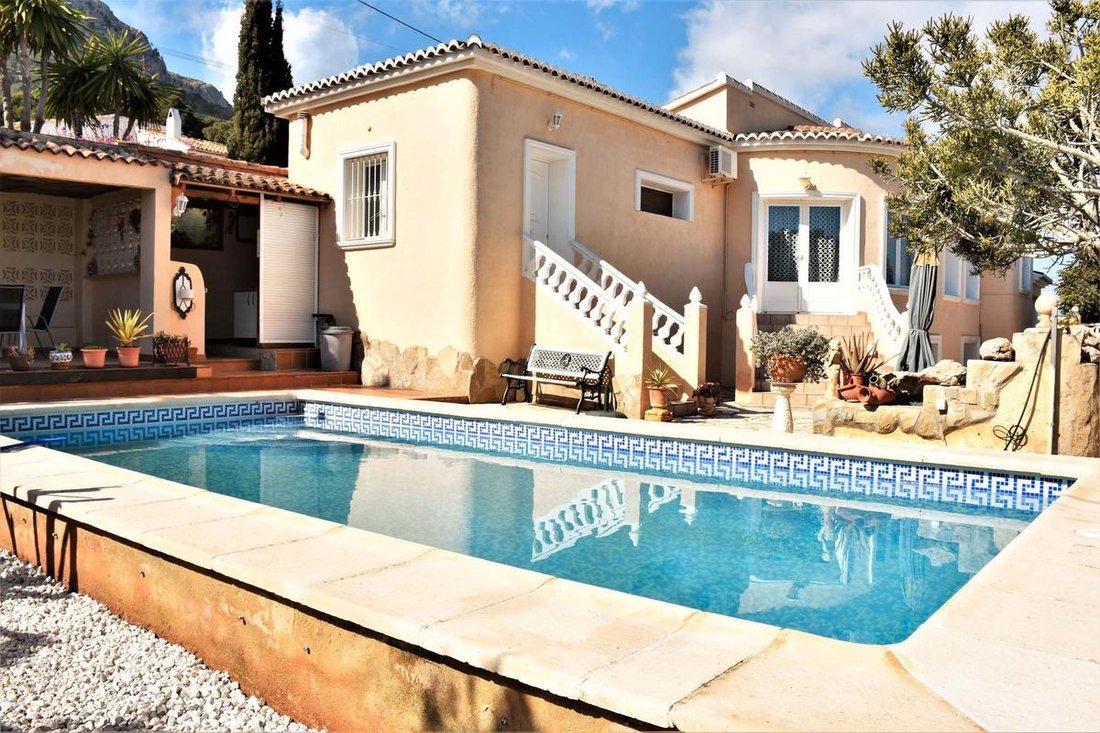 Villa in Calp / Calpe, Valencian Community, Spain 1 - 13567419