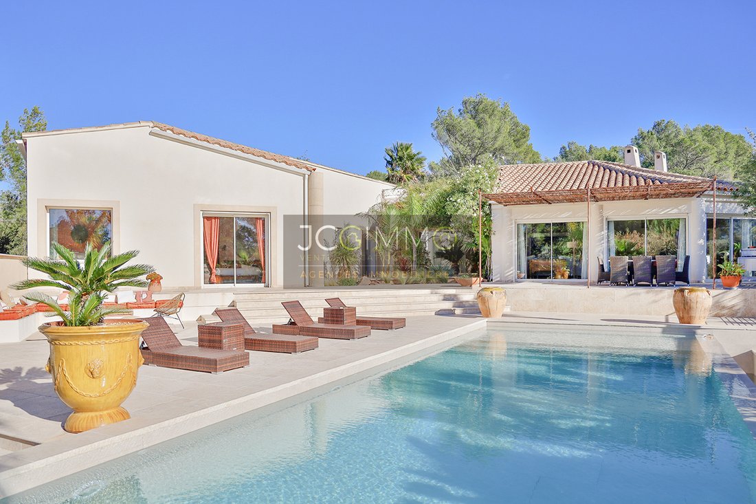 Villa D’architecte De Plain Pied In Toulon, Provence Alpes Côte D'azur