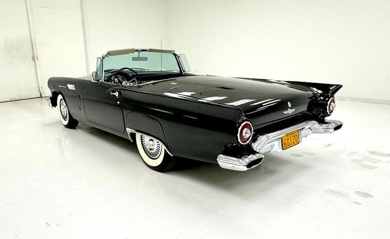 Cabriolet in Morgantown, United States 5 - 13564283