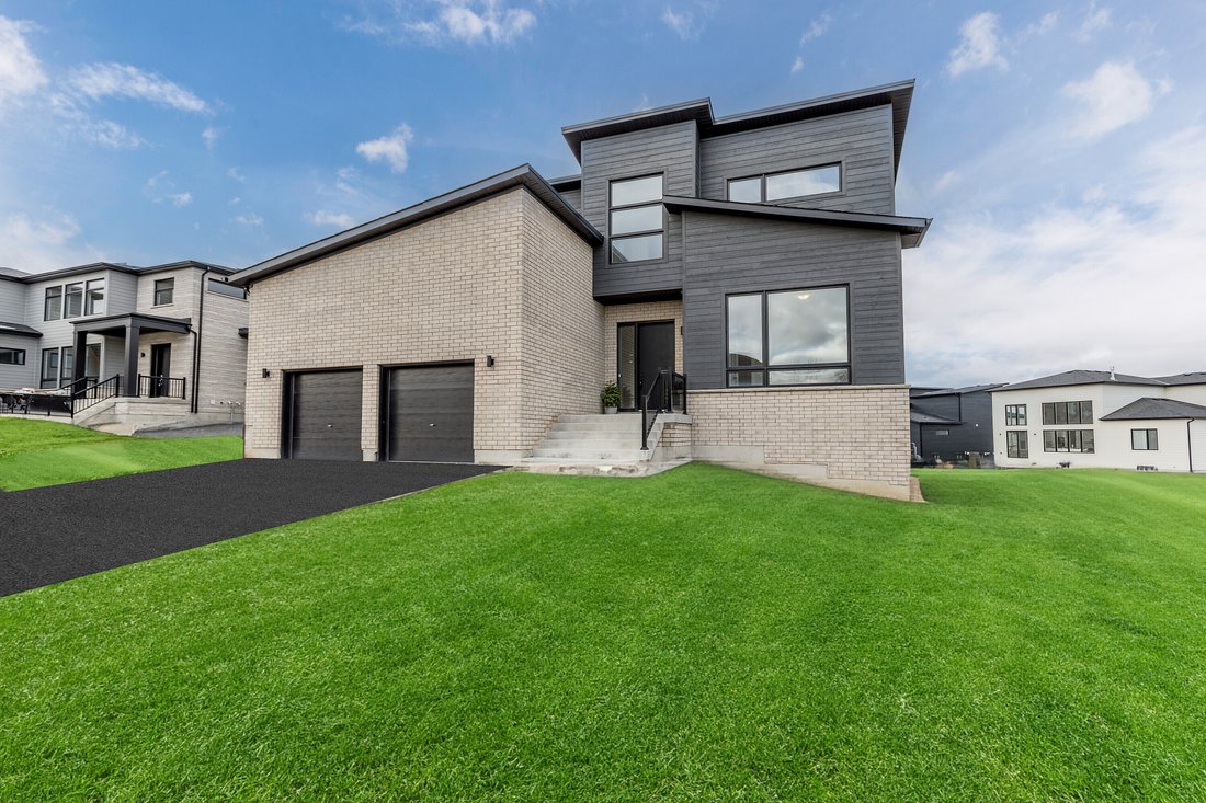 Thornbury, Southern Bay In Thornbury, Ontario, Canada For Sale