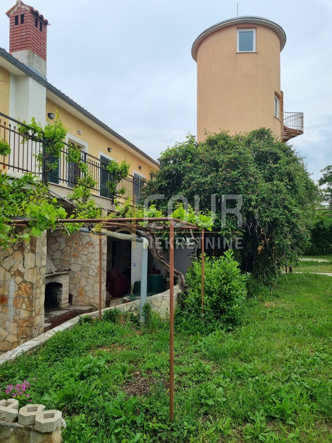 Haus in Grad Pula, Gespanschaft Istrien, Kroatien 2 - 13566178
