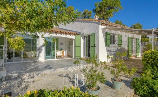 Luxury duplex homes for sale in Aubagne, Provence-Alpes-Côte d'Azur ...