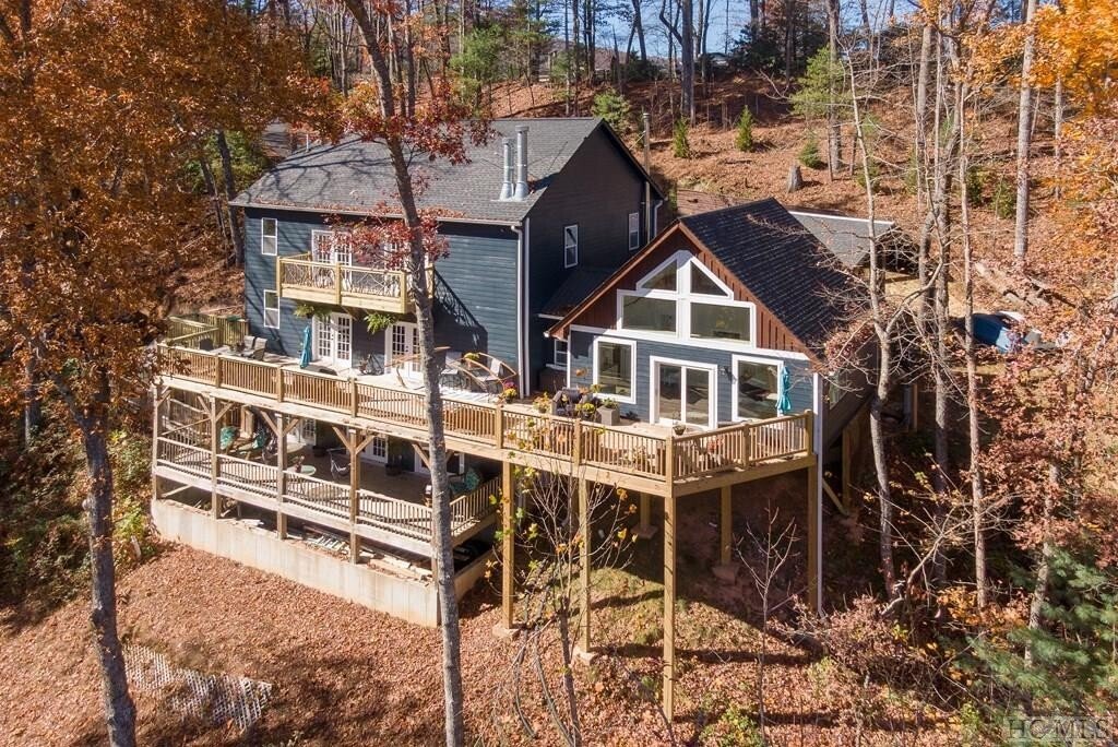 Freshly Updated Traditional Home In Highlands, North Carolina, United