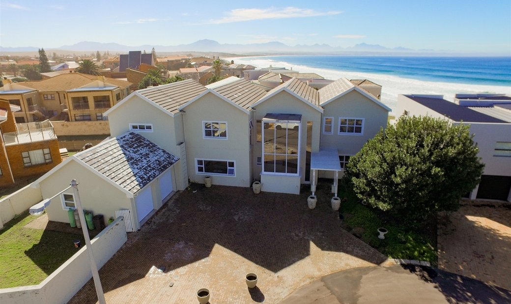 Ultimate Beachfront Getaway With In Mossel Bay, Western Cape, South