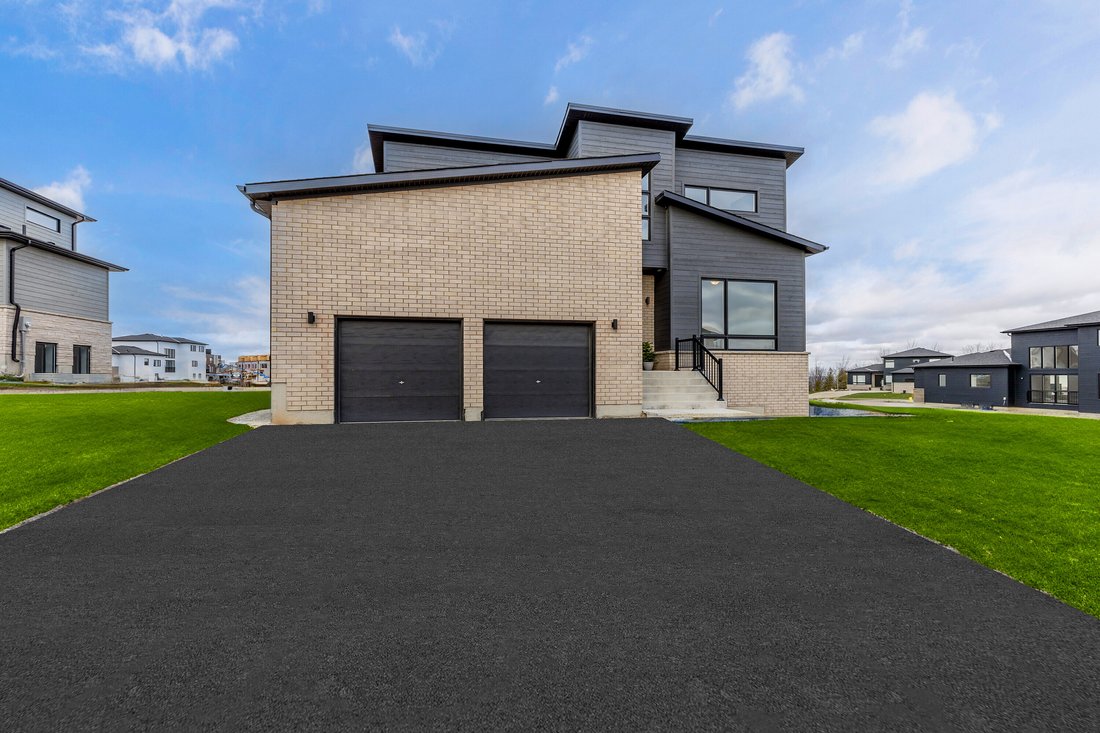 Thornbury, Southern Bay In Thornbury, Ontario, Canada For Sale