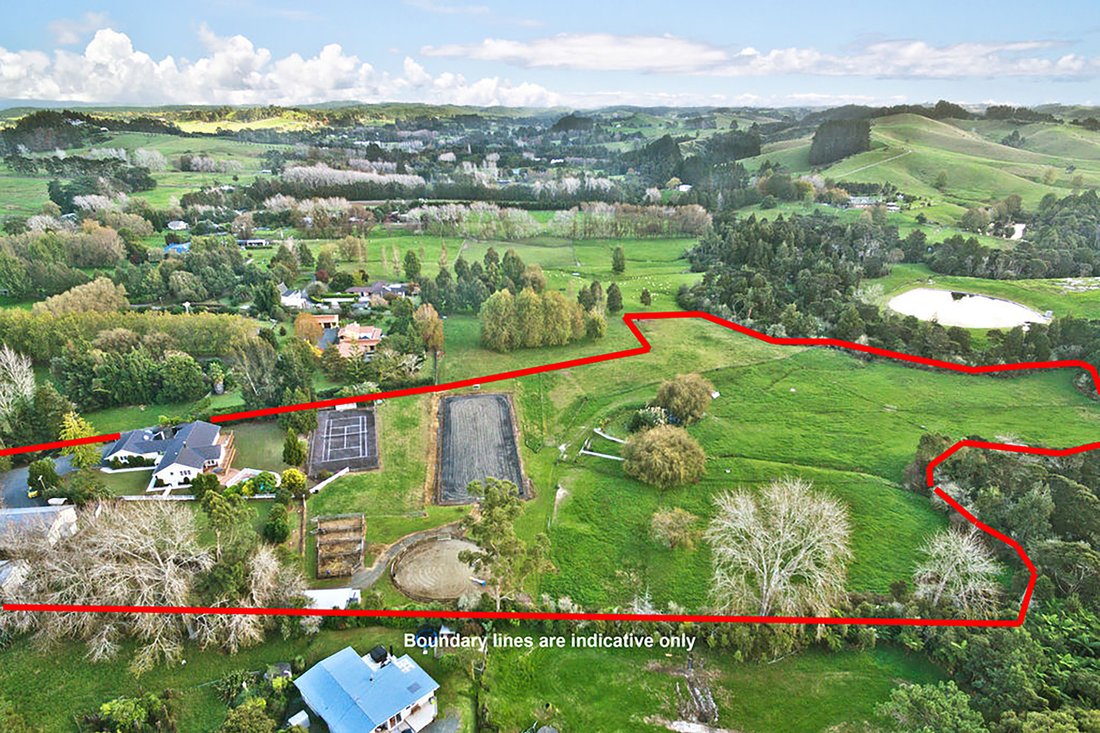 A Versatile Lifestyle Property In Dairy Flat, Auckland, New Zealand For