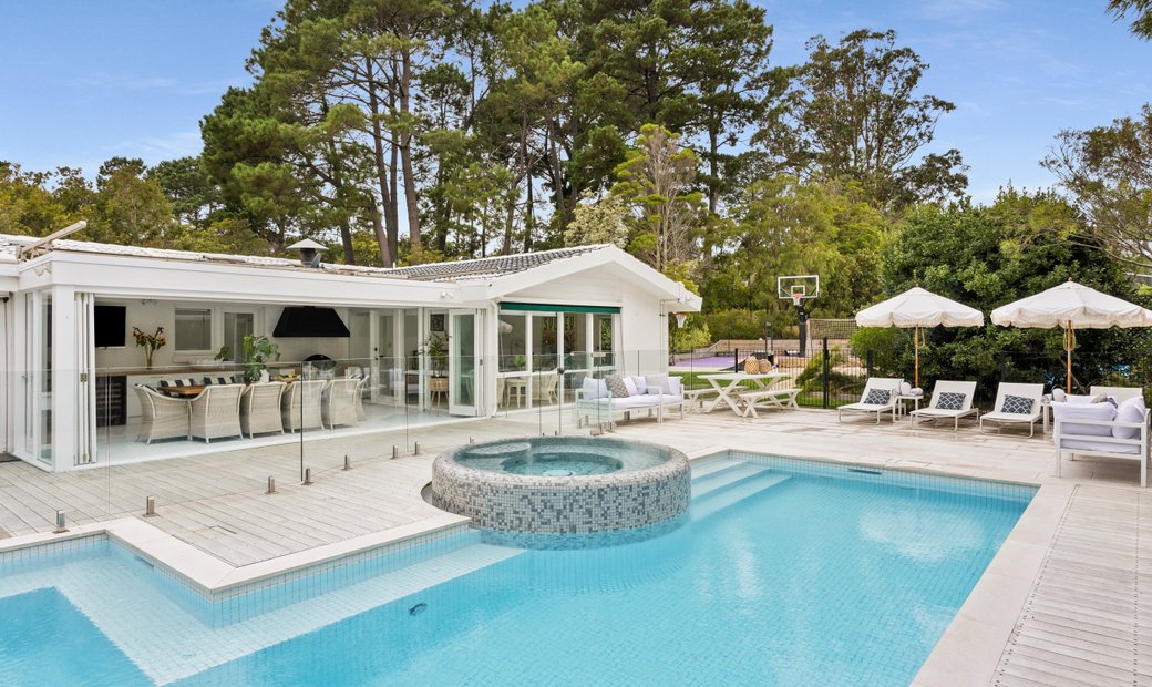 Elegant Coastal Home In Mount Martha In Mount Martha, Victoria