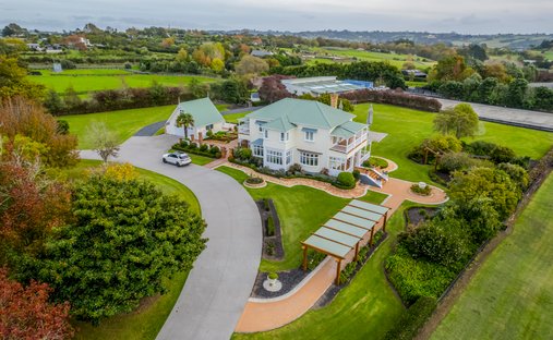 House in Whitford, Auckland, New Zealand 1
