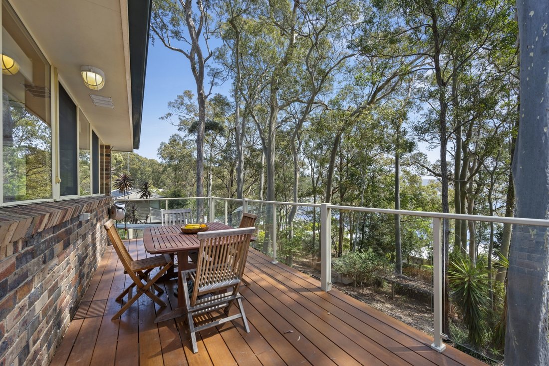 Private Setting With Views In Hardys Bay, New South Wales