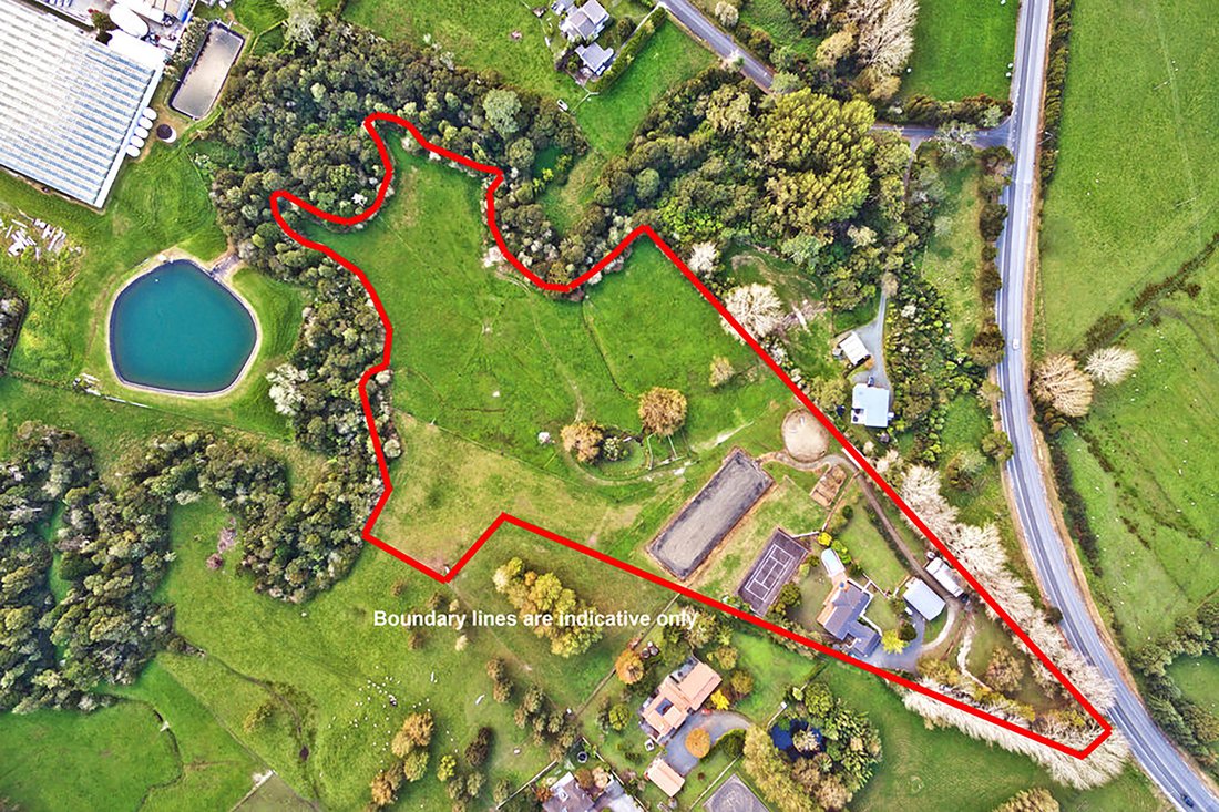 A Versatile Lifestyle Property In Dairy Flat, Auckland, New Zealand For