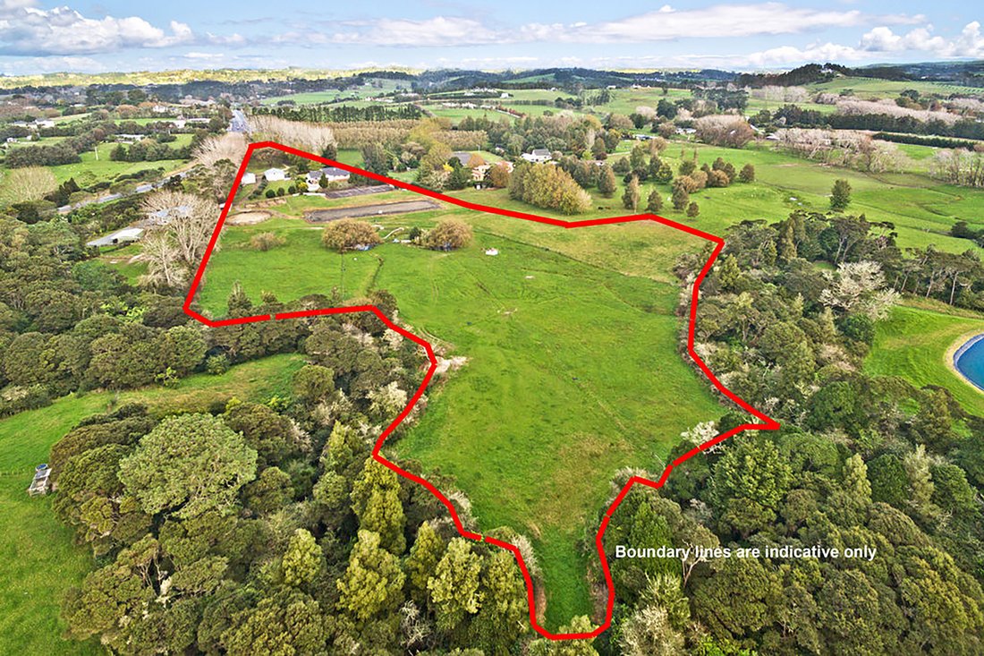 A Versatile Lifestyle Property In Dairy Flat, Auckland, New Zealand For