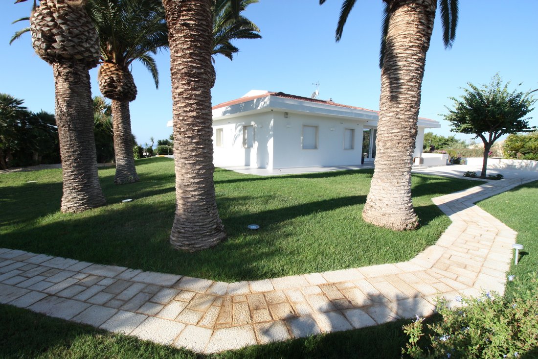 Modern Villa With Breathtakinh Sea View And Pool In Donnalucata, Sicily