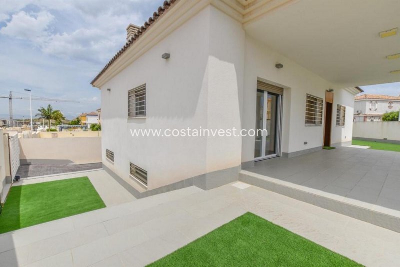 Villa in Santa Pola, Valencian Community, Spain 3 - 13573521