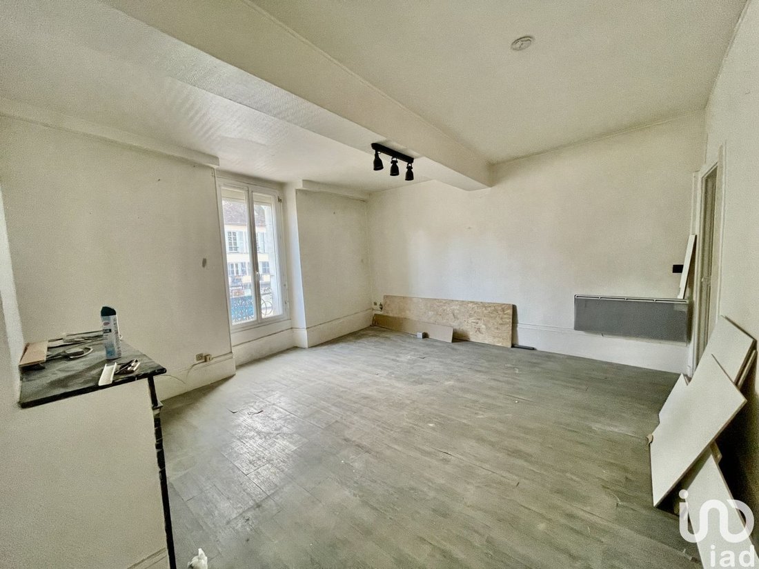Vente Appartement 4 Pièces In Fontainebleau, île De France, France For
