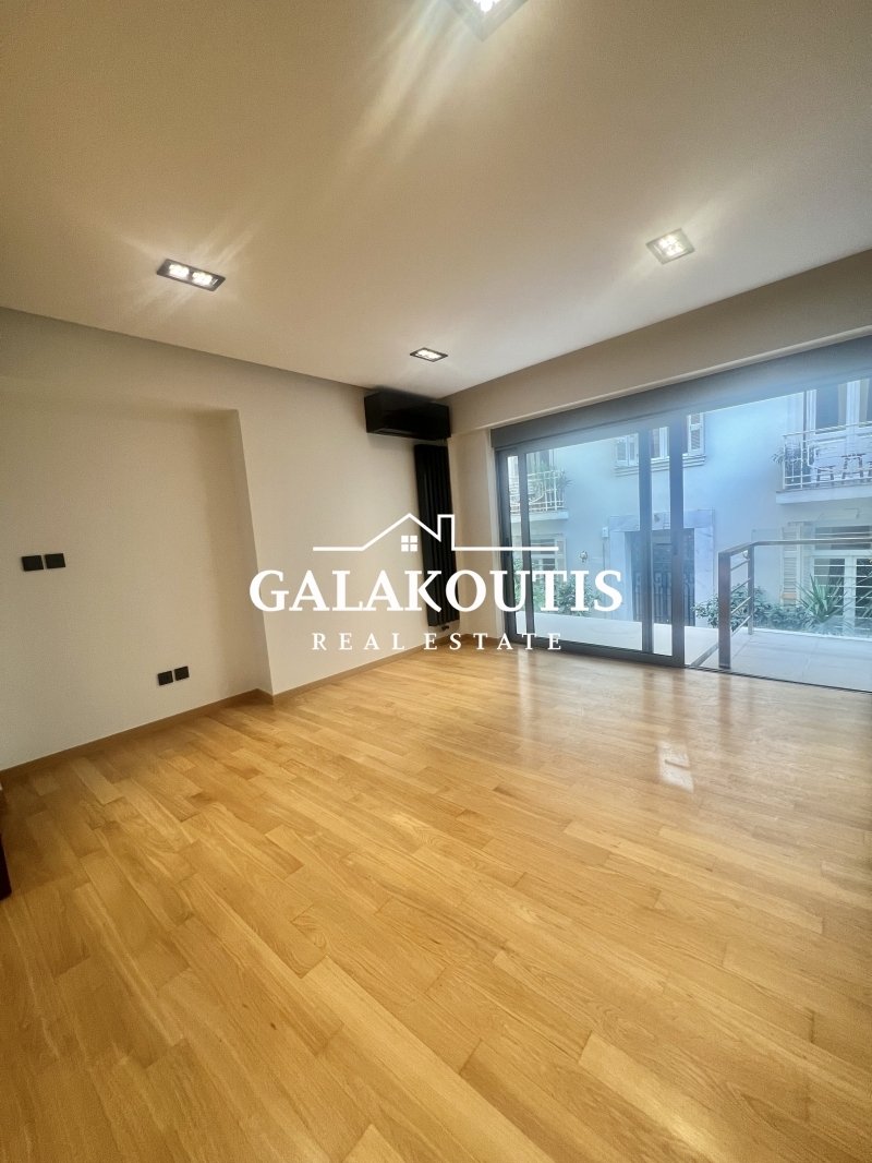 Apartment in Sunoikia Kolonakiou, 1st District of Athens, Athens 3 - 13570311