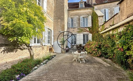 Luxury renovated homes for sale in Chablis, Bourgogne-Franche-Comté ...