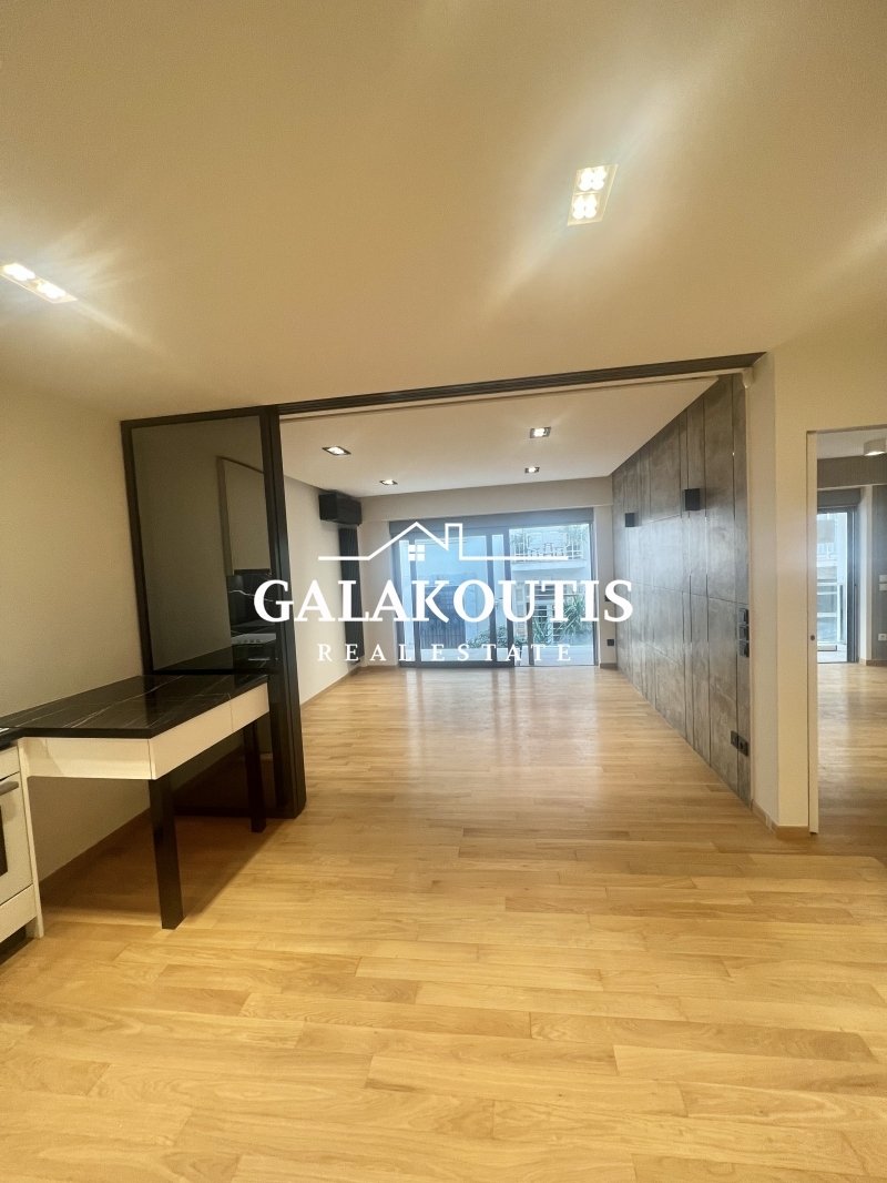 Apartment in Sunoikia Kolonakiou, 1st District of Athens, Athens 5 - 13570311